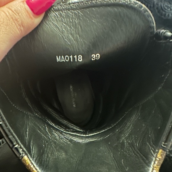 Louis Vuitton Desert Laureate Boots - Picture 5 of 5